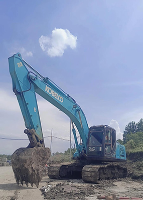 022 Excavator